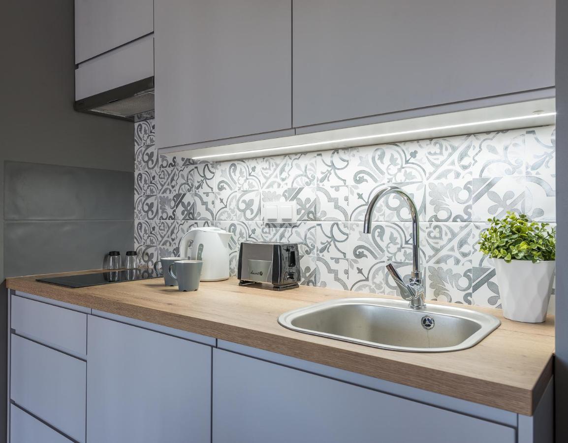 Okecie Airport Studio Bakalarska 2 P&O Serviced Apartments Varşova Dış mekan fotoğraf