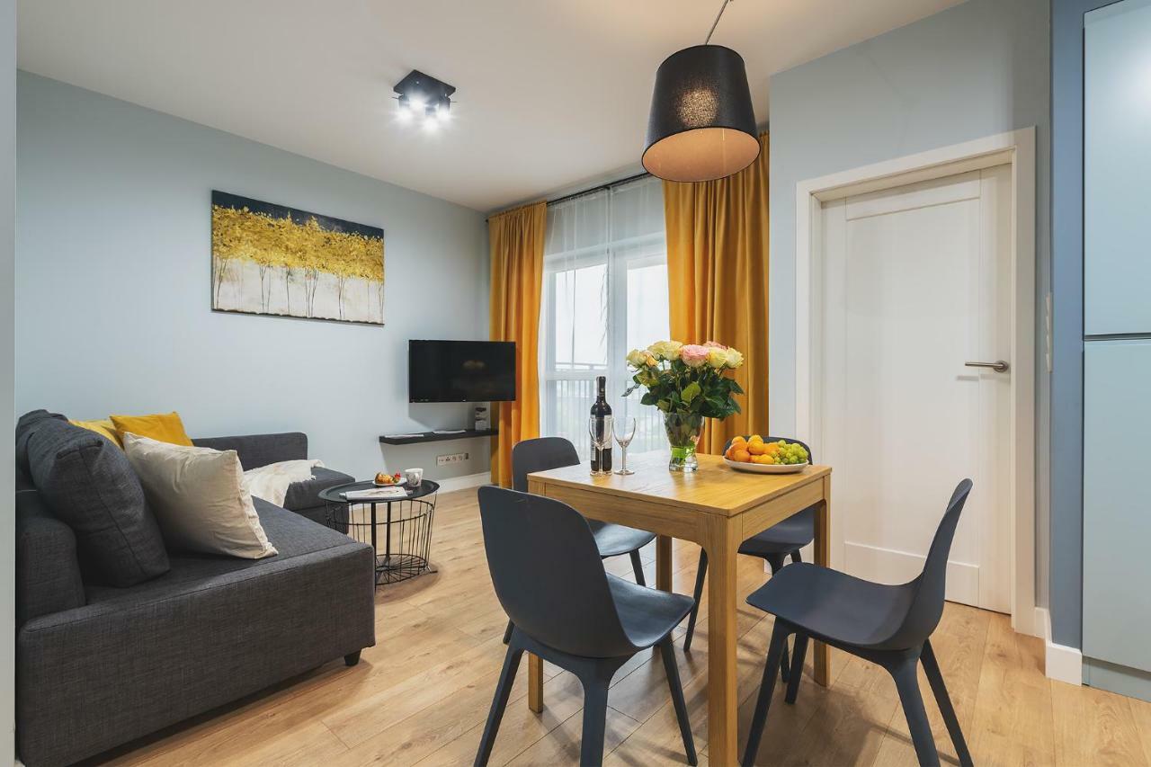 Okecie Airport Studio Bakalarska 2 P&O Serviced Apartments Varşova Dış mekan fotoğraf
